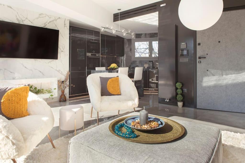Luxury Acropolis View Apartment-Living Stone Black Pearl Атина Екстериор снимка