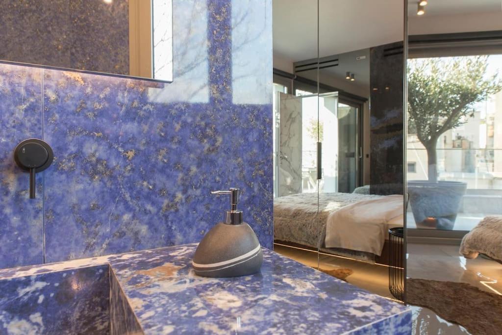Luxury Acropolis View Apartment-Living Stone Black Pearl Атина Екстериор снимка
