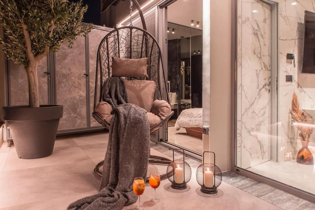 Luxury Acropolis View Apartment-Living Stone Black Pearl Атина Екстериор снимка