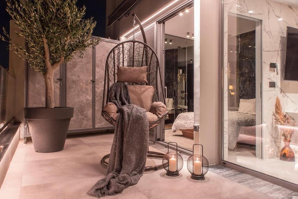 Luxury Acropolis View Apartment-Living Stone Black Pearl Атина Екстериор снимка
