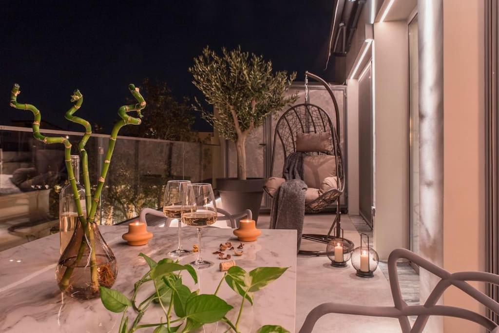 Luxury Acropolis View Apartment-Living Stone Black Pearl Атина Екстериор снимка